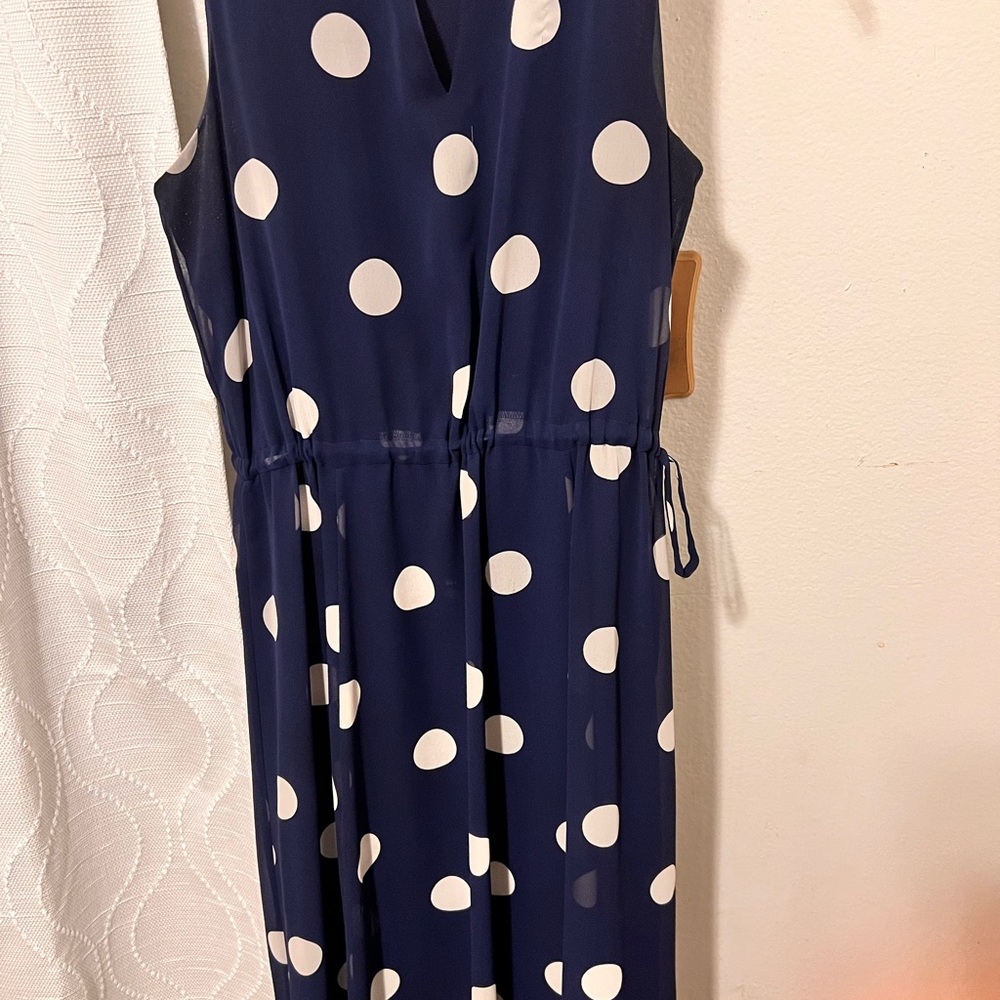 Navy with taupe detail